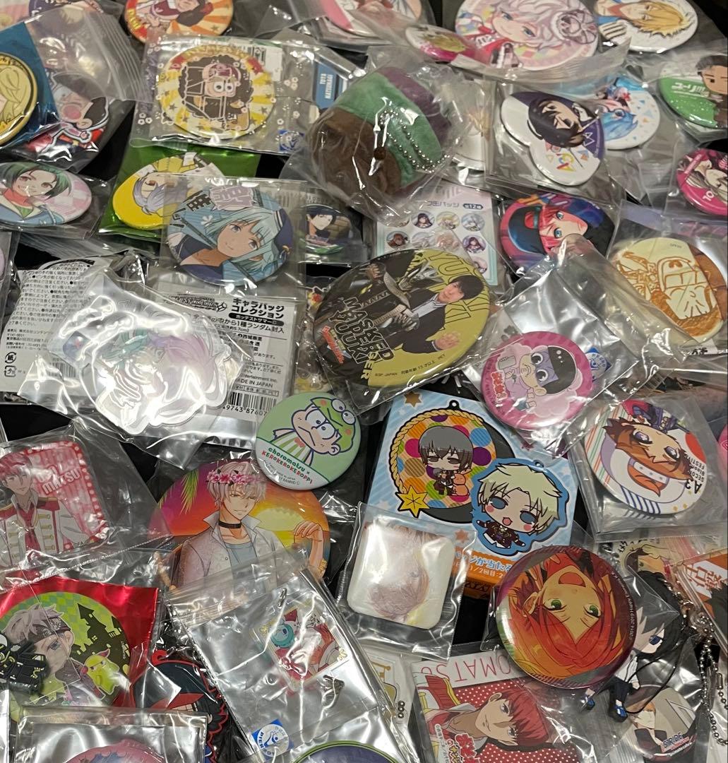③アニメグッズ大量セット100点 缶バッジ アクキー