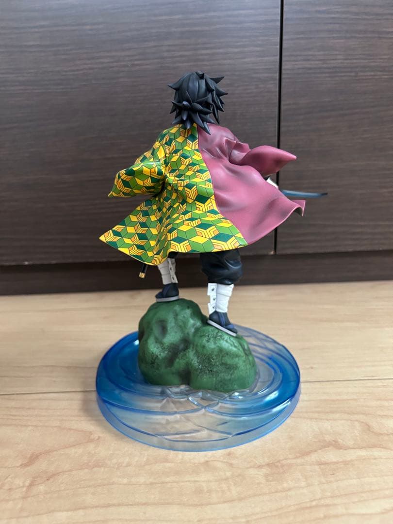 鬼滅の刃冨岡義勇 フィギュア