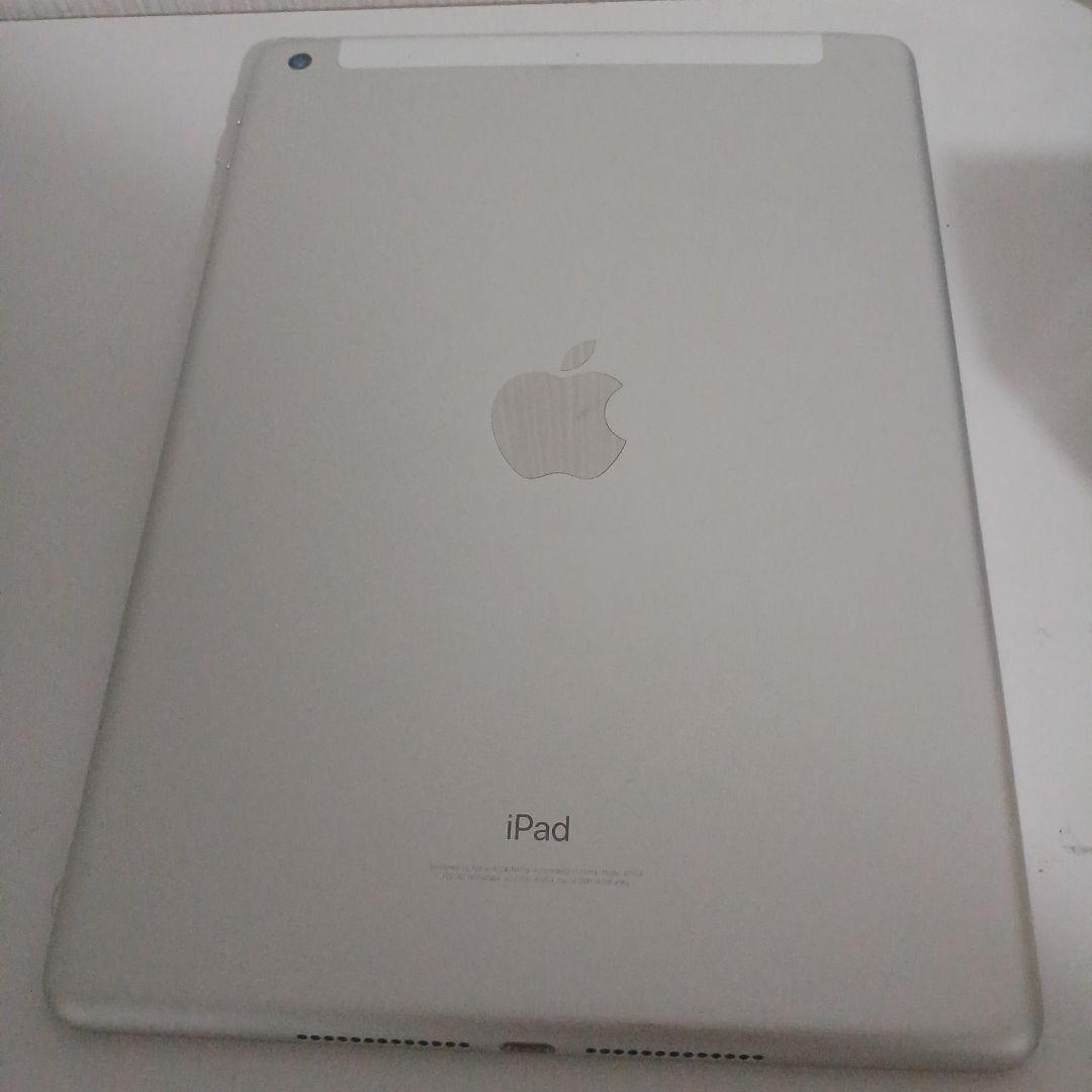 Apple iPad (第6世代) 128GB シルバー 本体