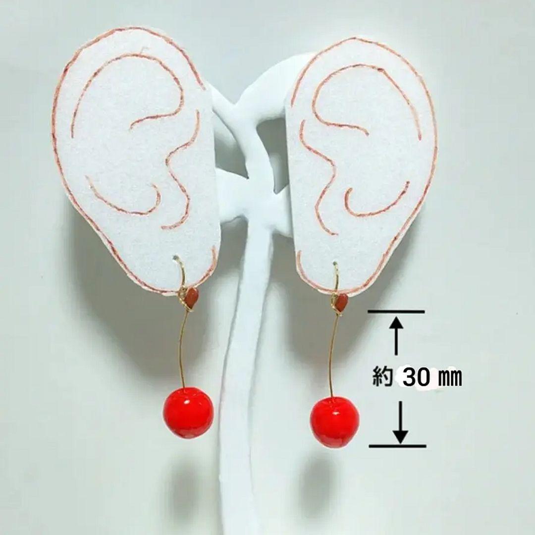 【590】さくらんぼのピアス／イヤリング／樹脂粘土