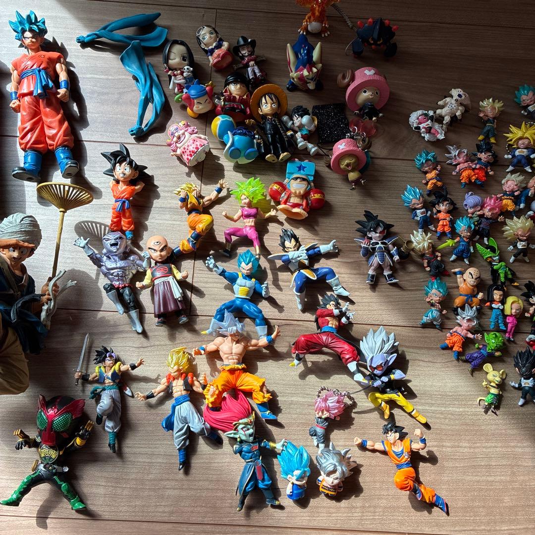 フィギュア　まとめ売り　ガチャガチャ　ドラゴンボール　ワンピース等　100体以上
