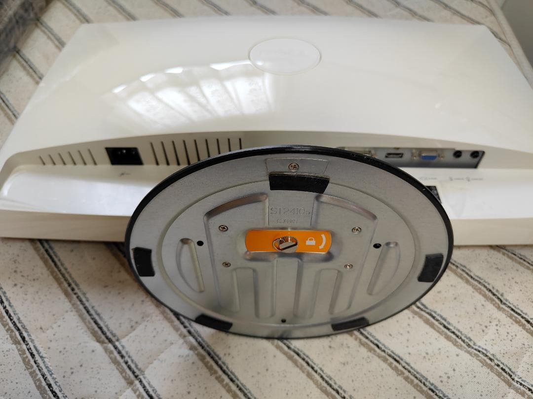 Dell ディスプレイ 本体 24インチディスプレイ ST2410b