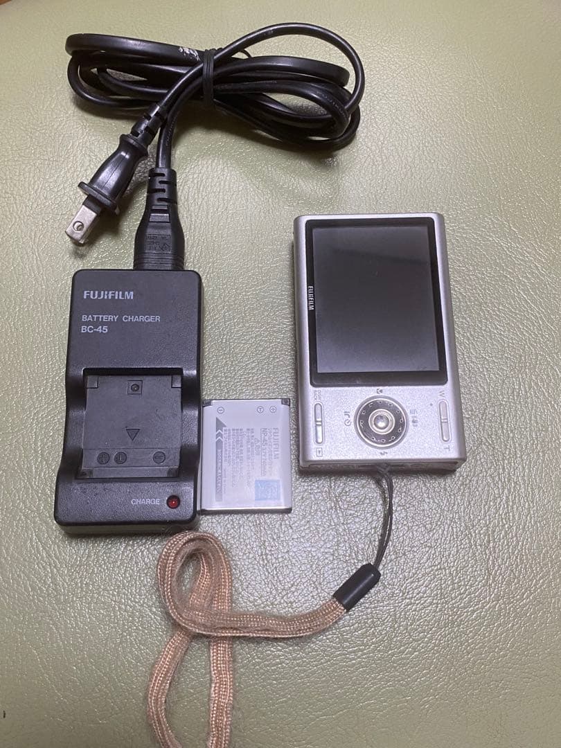 FUJIFILM デジタルカメラ FinePix Z100fd