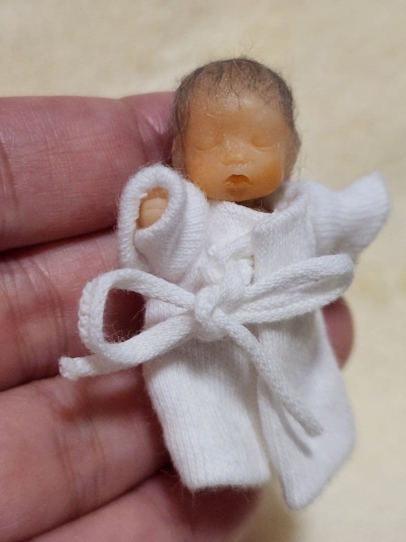 3日迄☆特価　樹脂粘土ベビー　リボーンドール　ミニチュア　ドールハウス