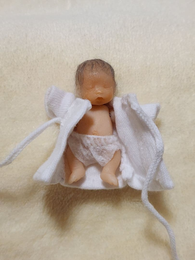 3日迄☆特価　樹脂粘土ベビー　リボーンドール　ミニチュア　ドールハウス