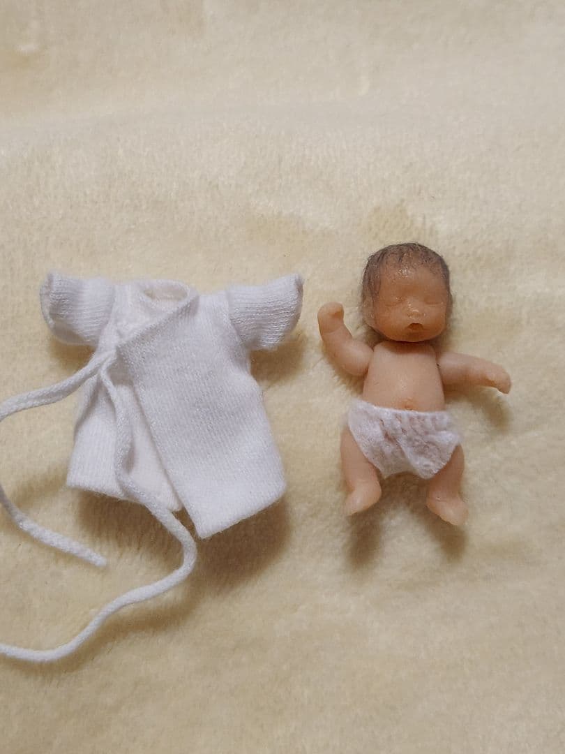 3日迄☆特価　樹脂粘土ベビー　リボーンドール　ミニチュア　ドールハウス