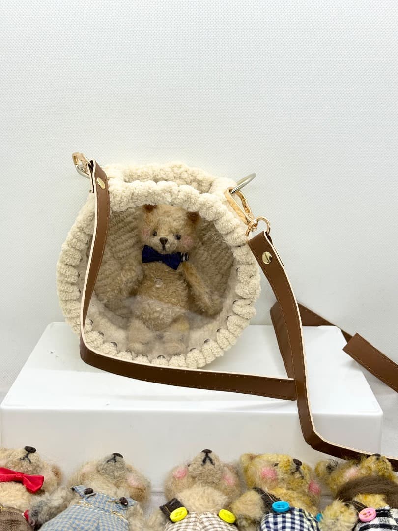 A猫 小さなクマのぬいぐるみバッグ【ハンドメイド ぬいぐるみ 羊毛フェルト