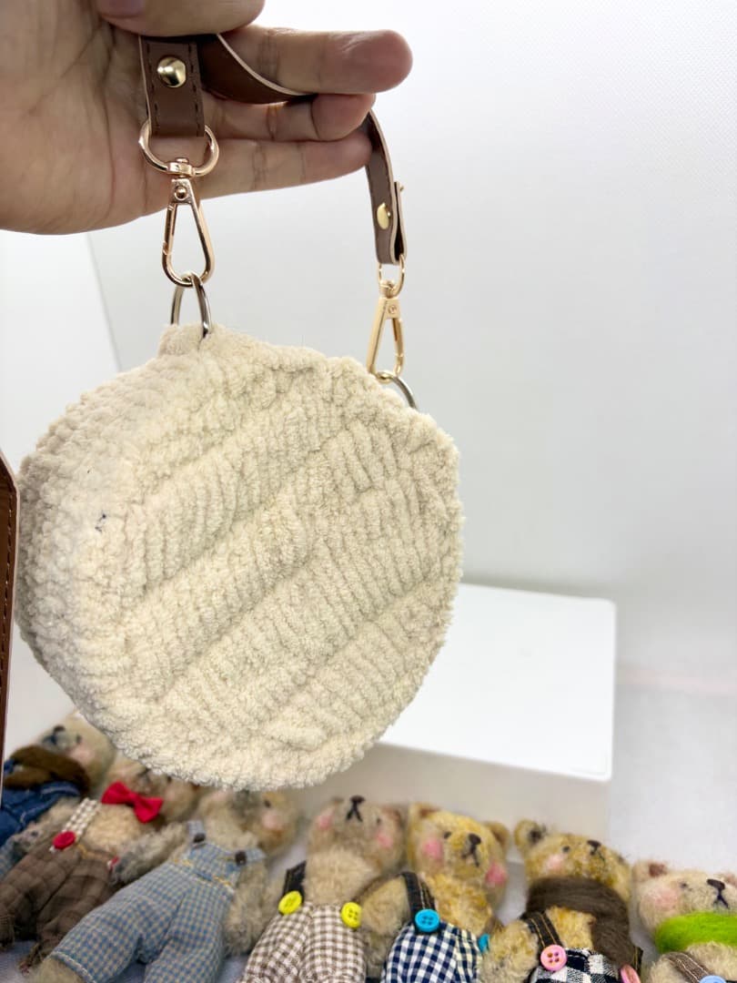 A猫 小さなクマのぬいぐるみバッグ【ハンドメイド ぬいぐるみ 羊毛フェルト