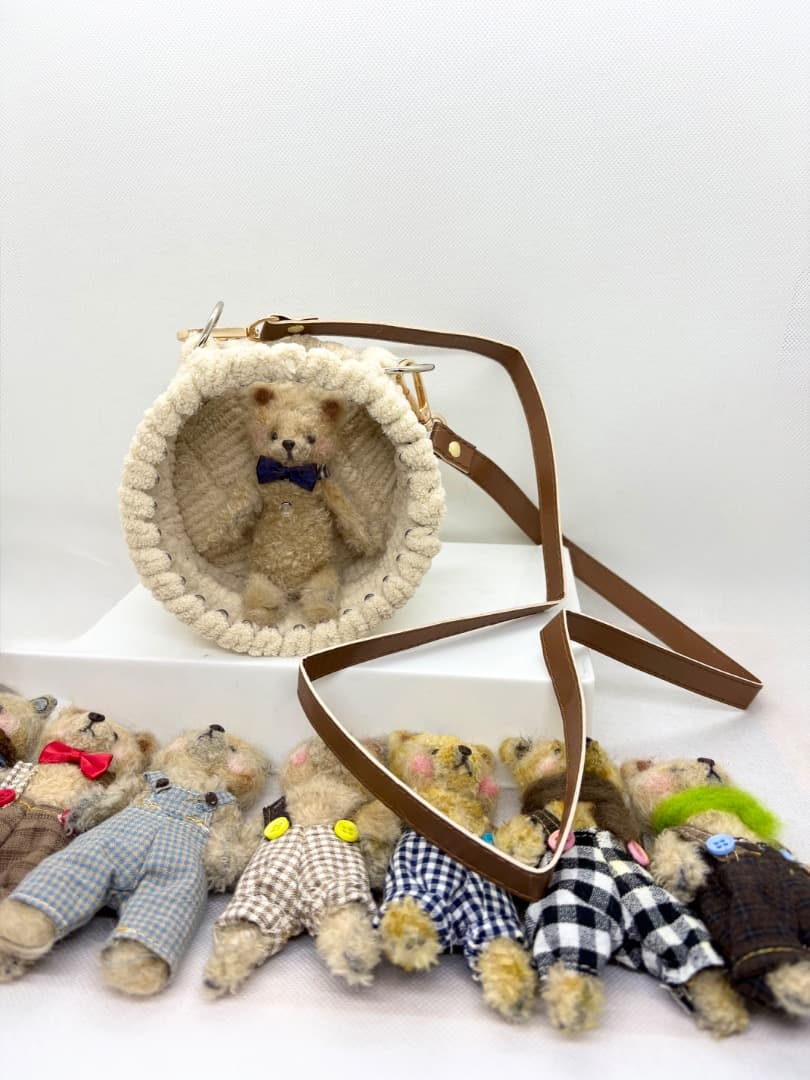 A猫 小さなクマのぬいぐるみバッグ【ハンドメイド ぬいぐるみ 羊毛フェルト