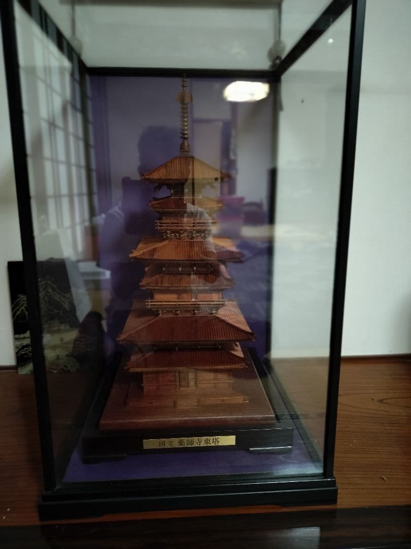 薬師寺の東塔の木で出来た置物