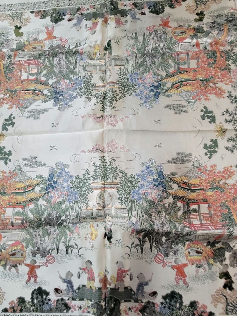 中国産 シルク製　テーブルクロス　長方形 98×140cm ブランド　錦花 新品