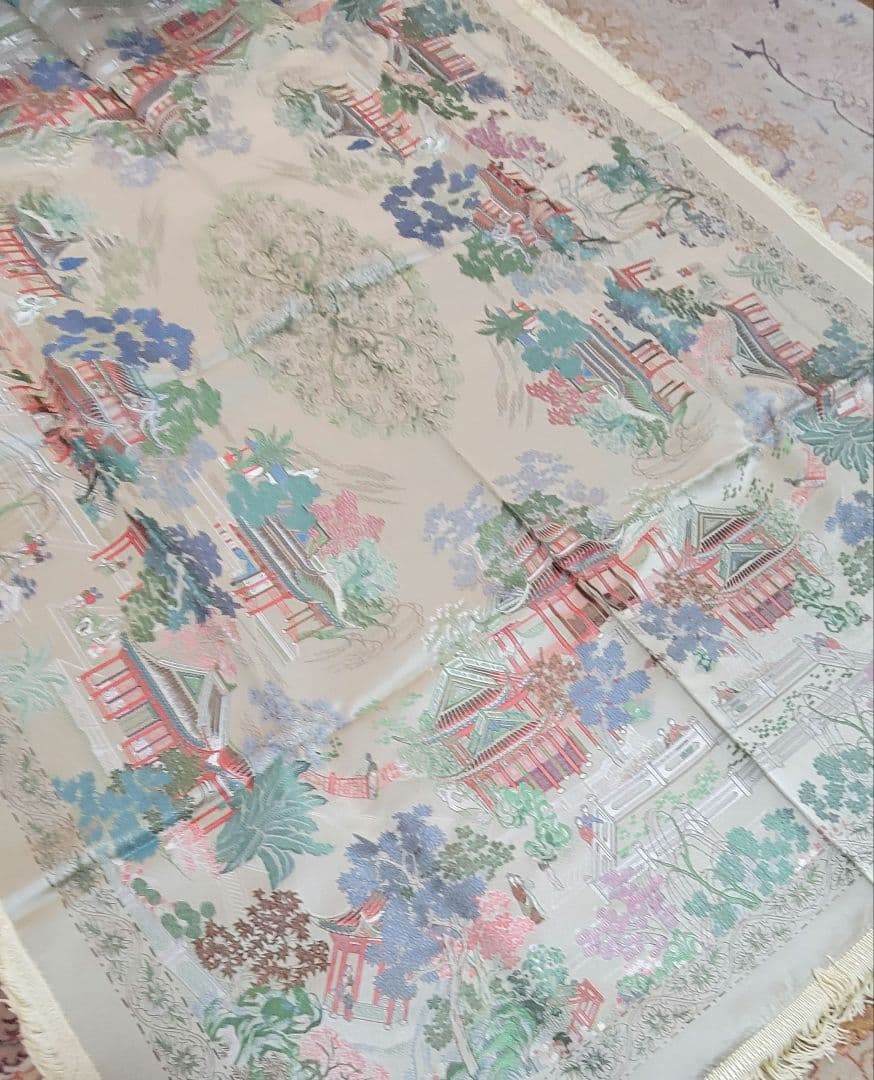 中国産 シルク製　テーブルクロス　長方形 98×140cm ブランド　錦花 新品
