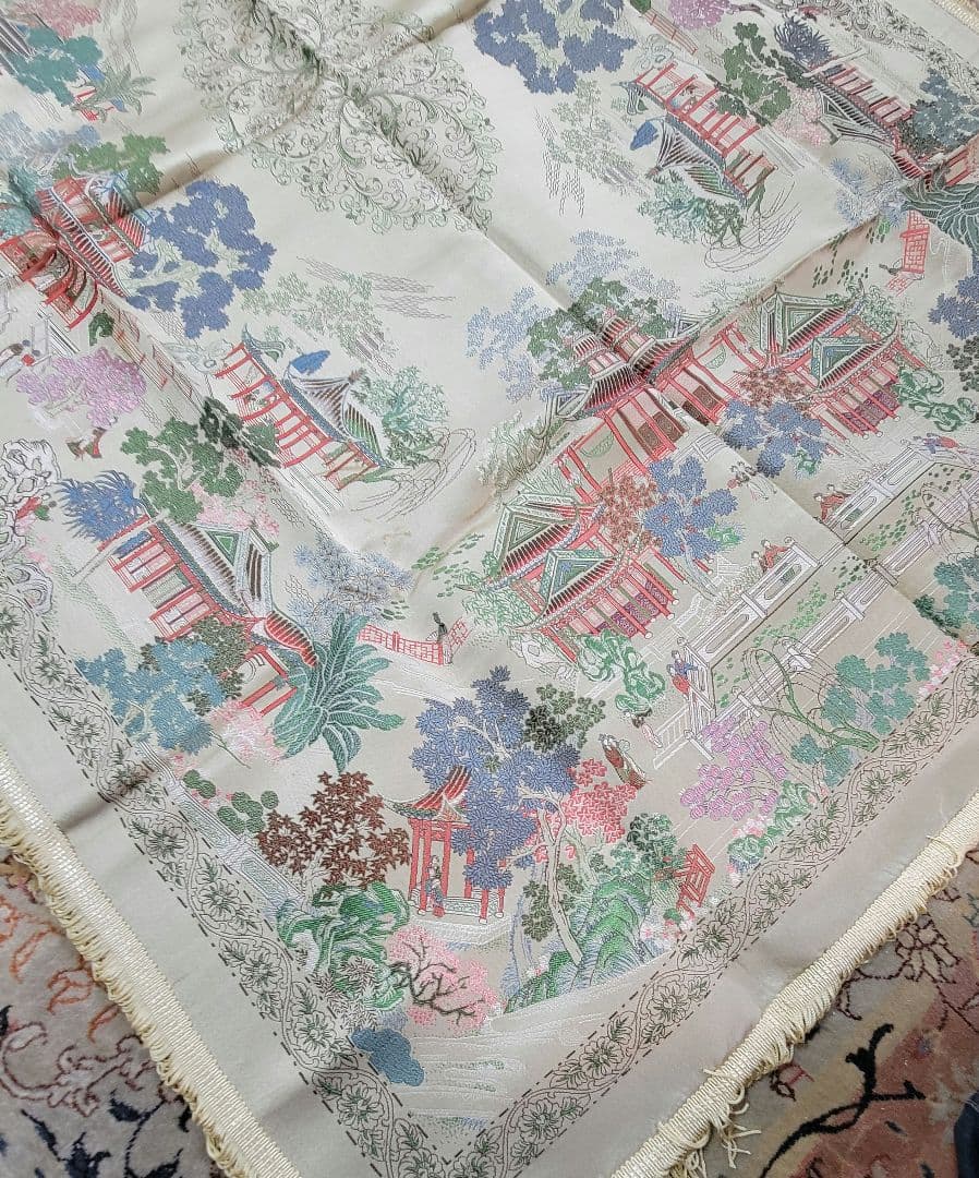 中国産 シルク製　テーブルクロス　長方形 98×140cm ブランド　錦花 新品