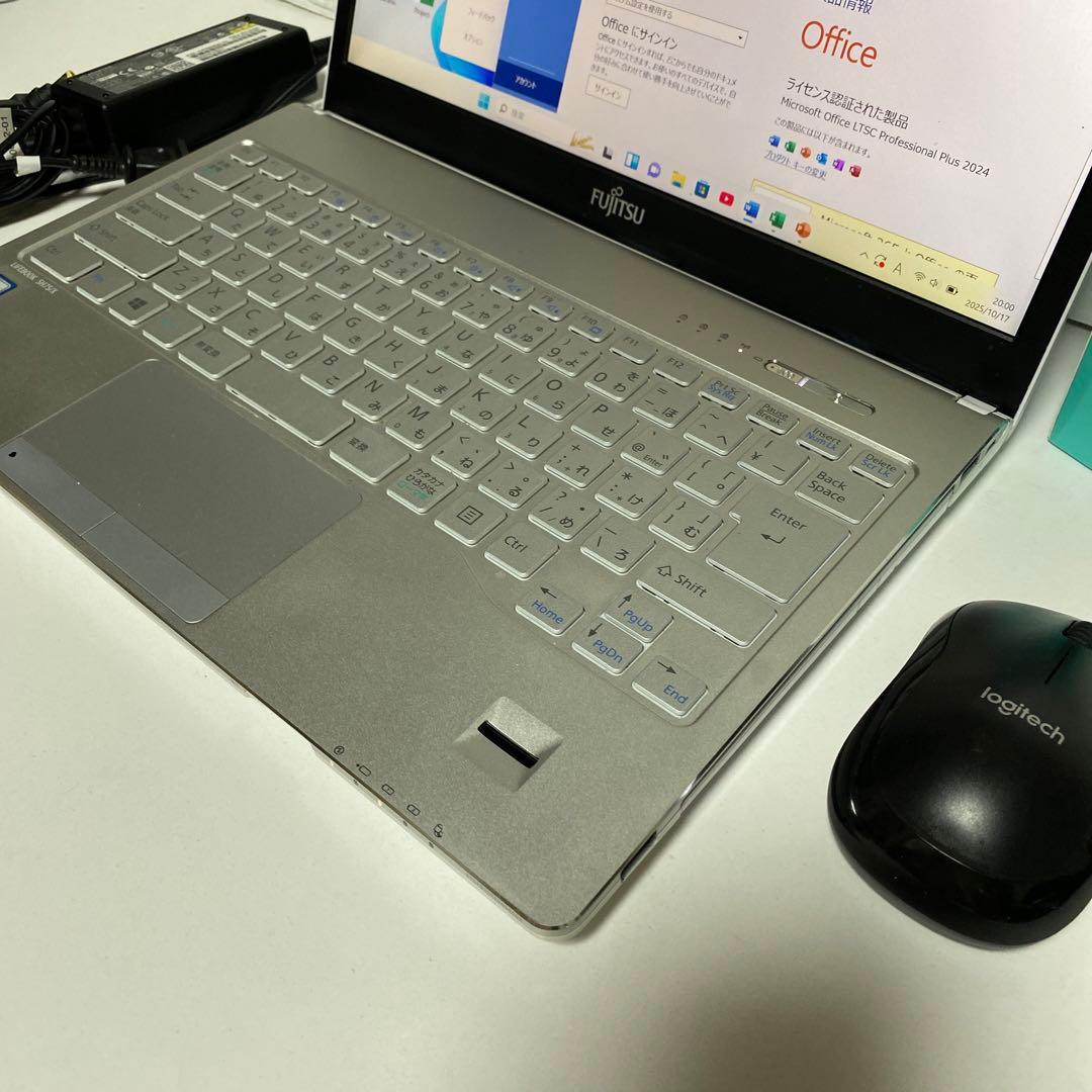 Windows11オフィス2024年Corei7 SSD メモリ8GB 富士通