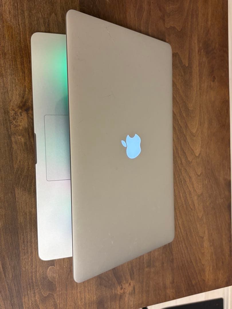 2013年　MacBook Pro 15.4インチ シルバー