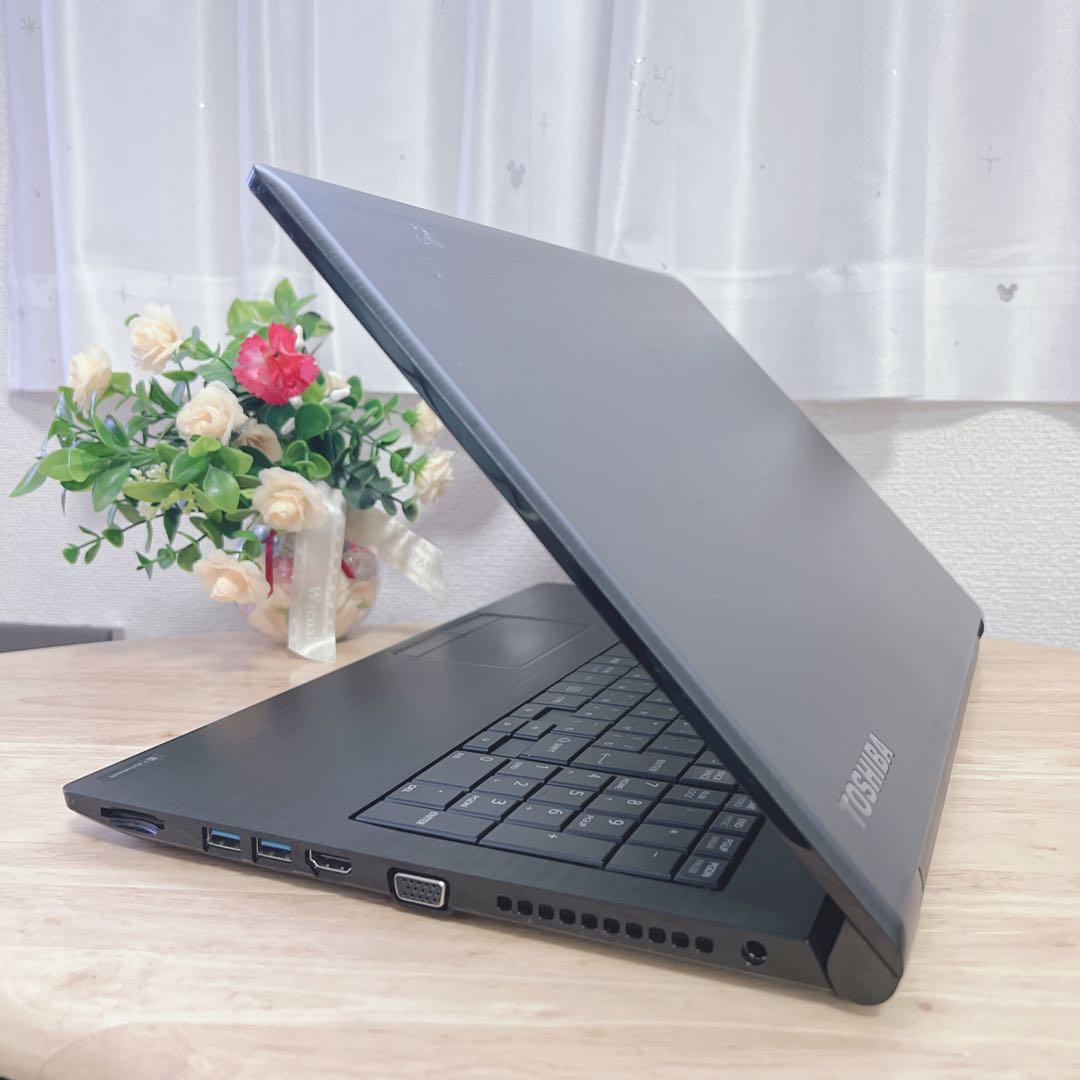 メモリ8G、高速SSD、Win11、オフィス2021、イラレ、バッテリーok