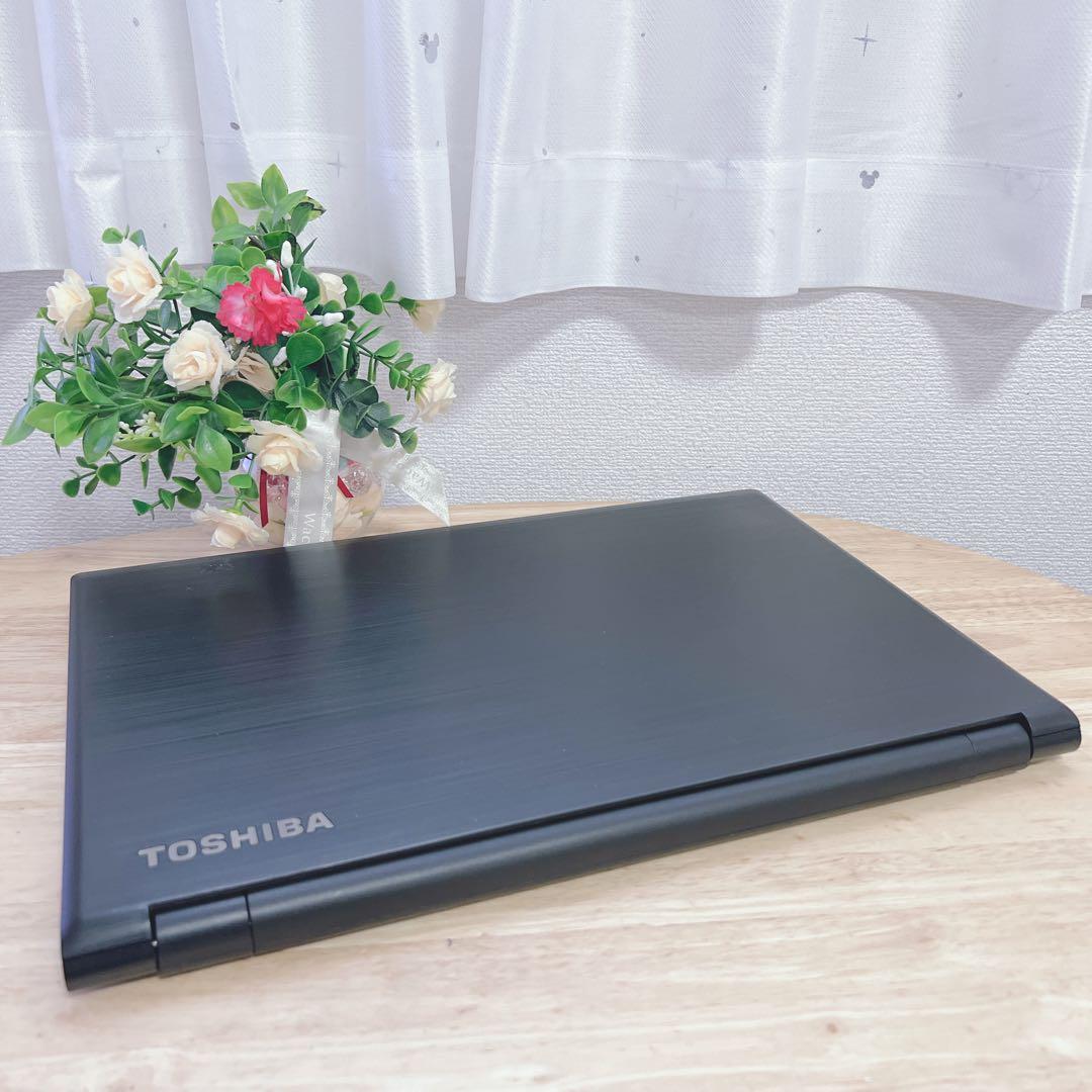 メモリ8G、高速SSD、Win11、オフィス2021、イラレ、バッテリーok