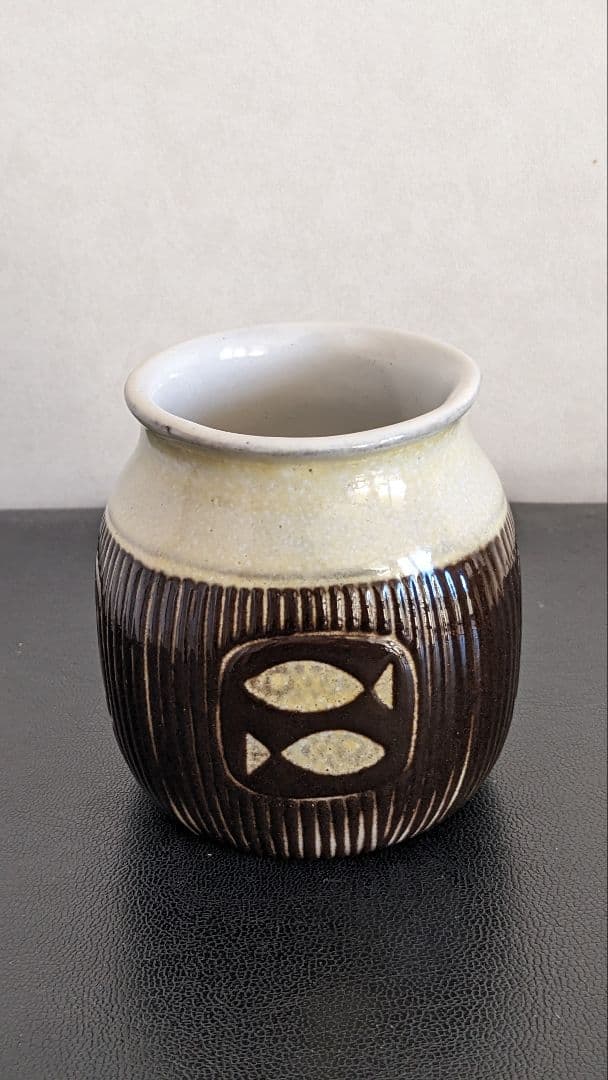 ウプサラ エクビー　フラワーベース　マリシムルソン　Mari Simmulson