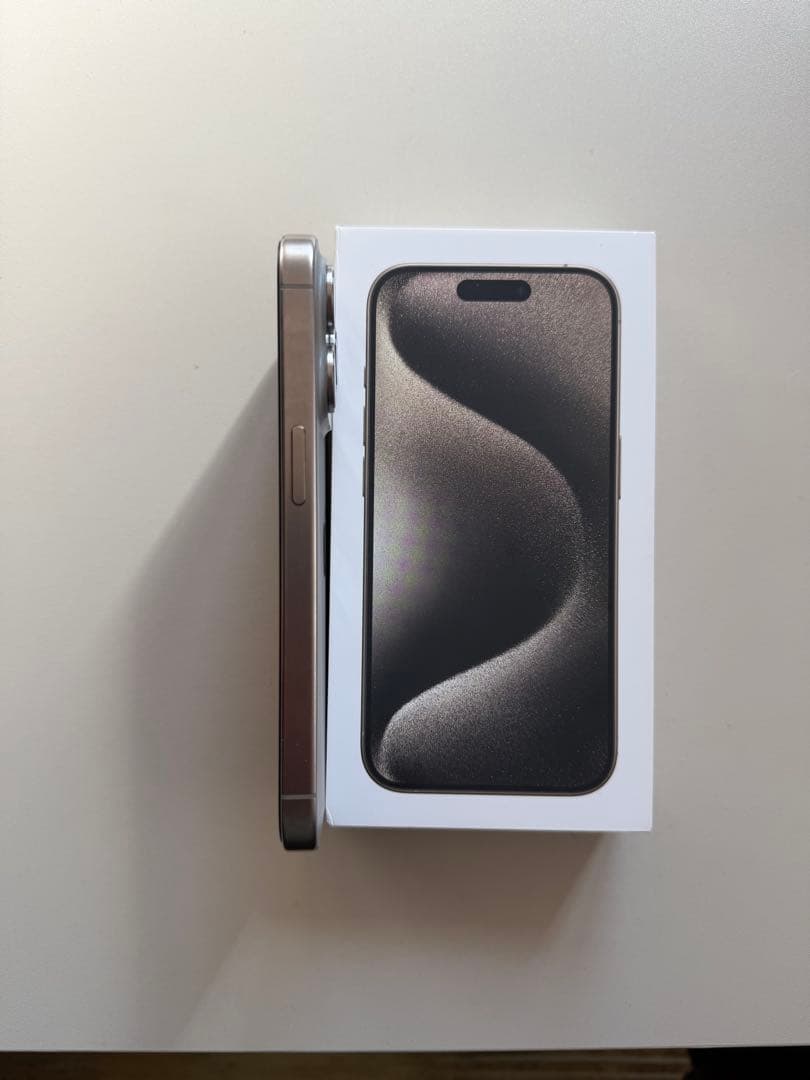 Apple iPhone 15 Pro ナチュラルチタニウム 本体 simフリー