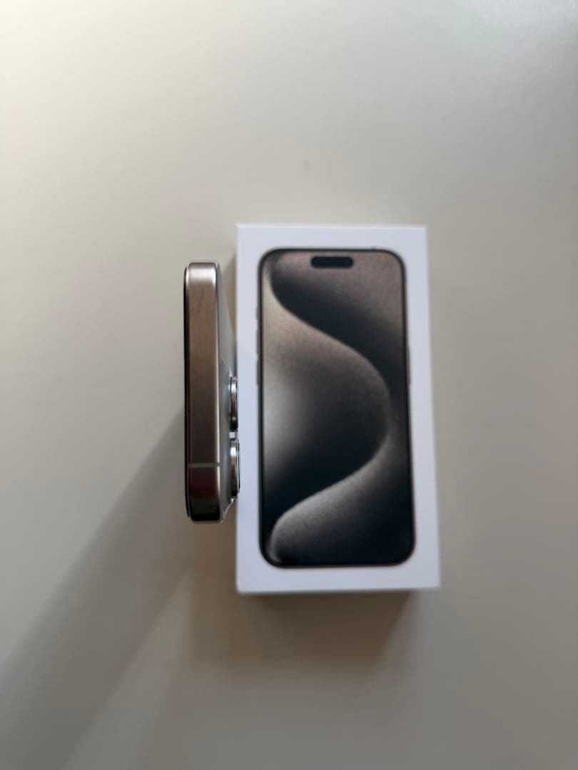 Apple iPhone 15 Pro ナチュラルチタニウム 本体 simフリー