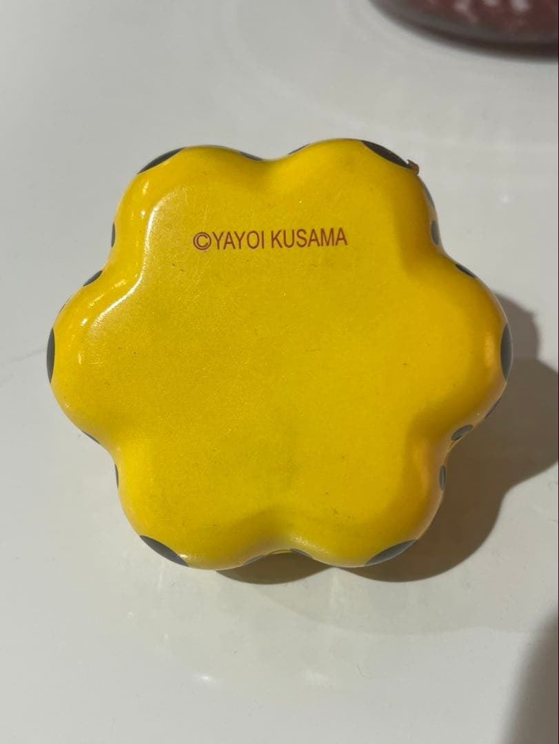 草間彌生 花形オブジェ