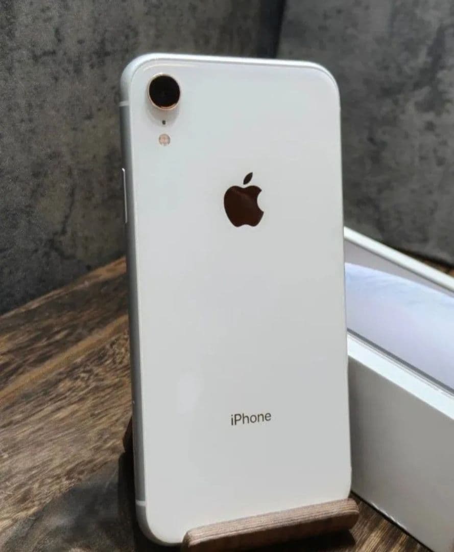美品 iPhoneXR 64GB SIMフリー スマホ
