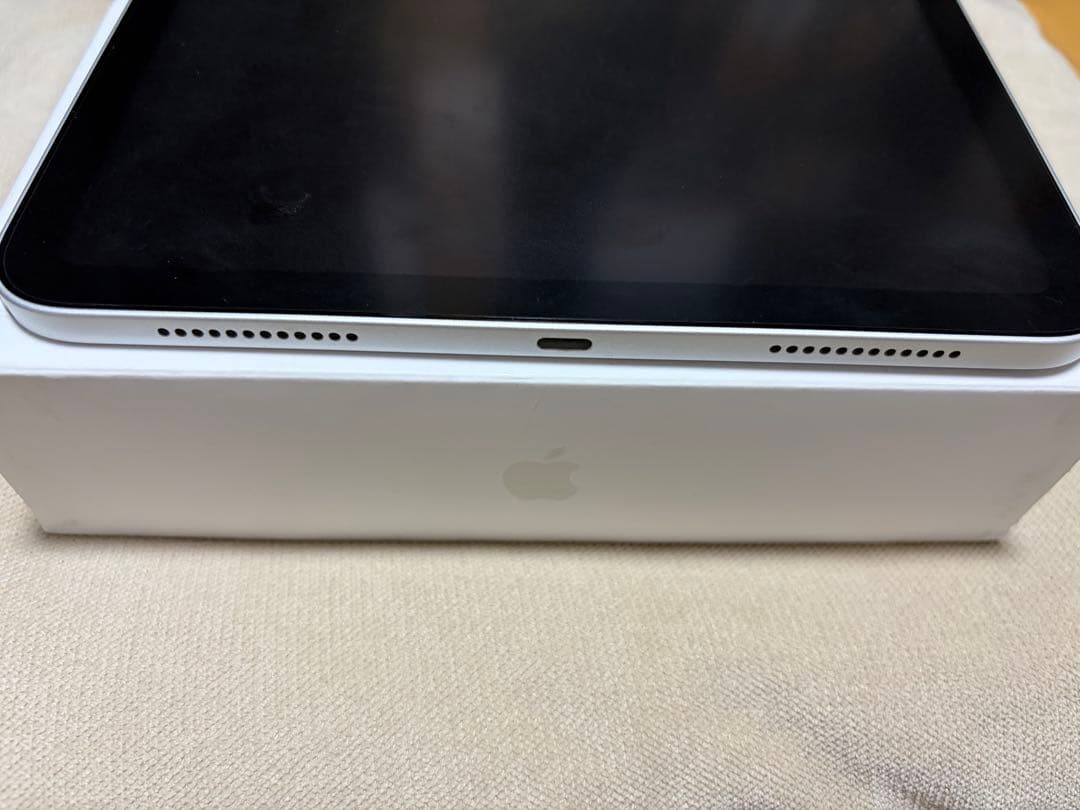 【美品】iPad 第10世代 Wi-Fi 64GB シルバー