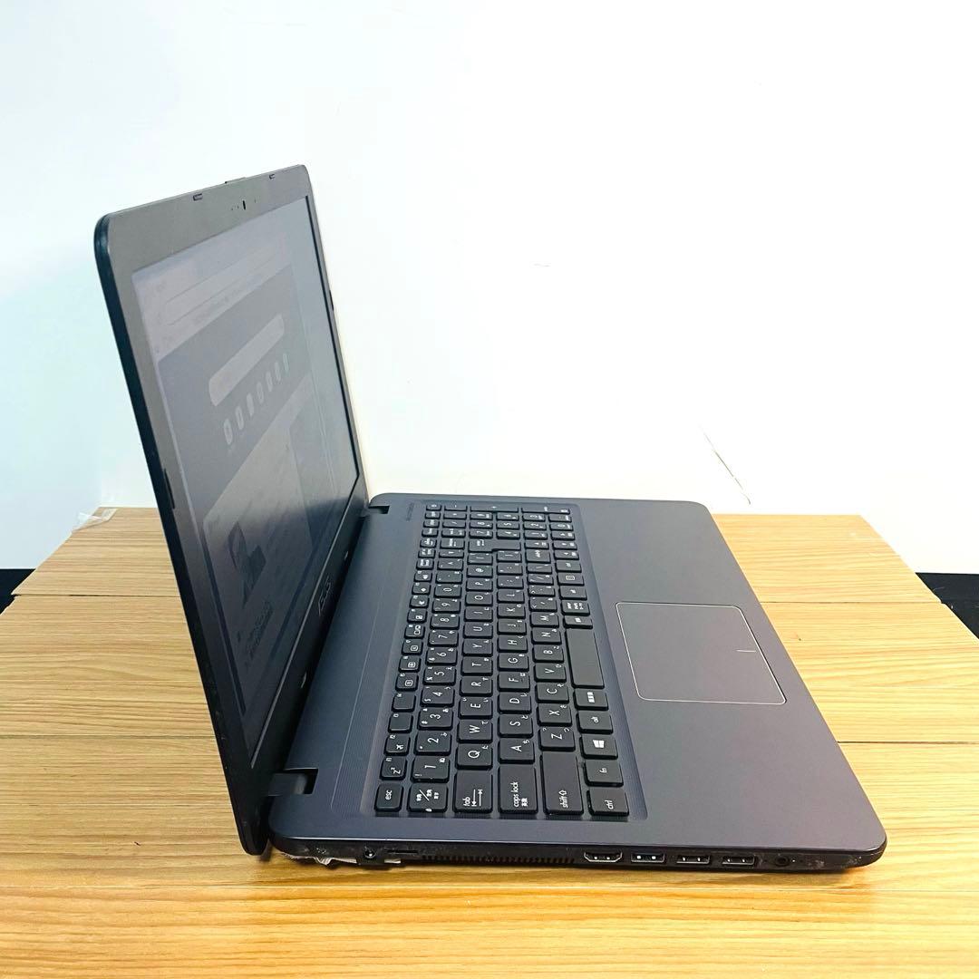 すぐ使える設定済2022モデル薄型ノートSSD256 win11オフィスカメラ