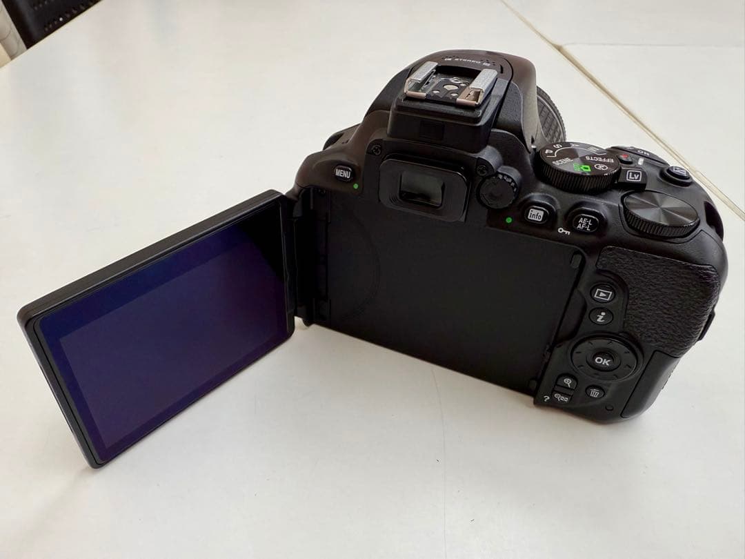 【美品】一眼レフ Nikon D5600 ダブルズームキット 単焦点レンズ 他