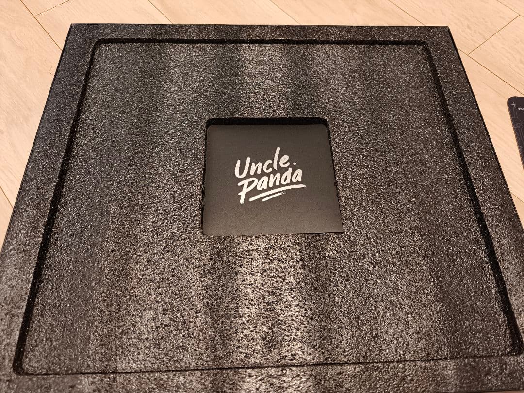 猫麦とろろ Uncle Panda ガラスマウスパッド