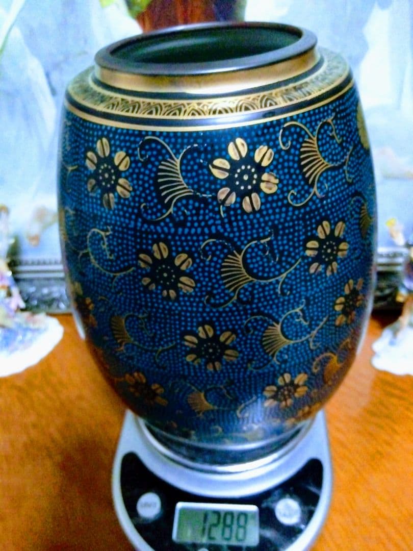 青色花柄陶器花瓶