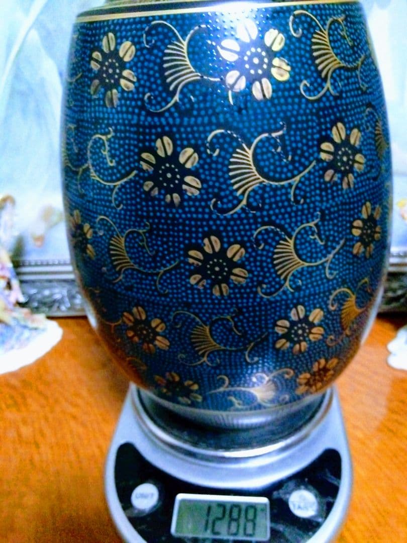 青色花柄陶器花瓶