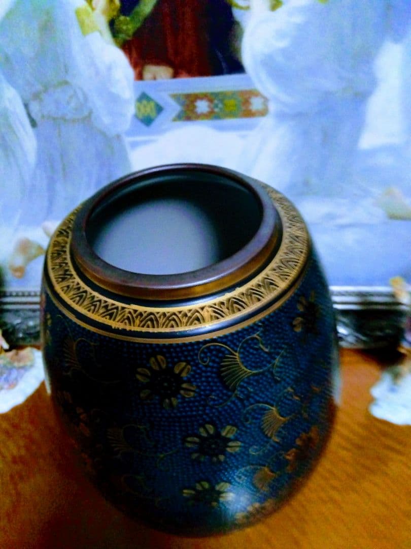 青色花柄陶器花瓶