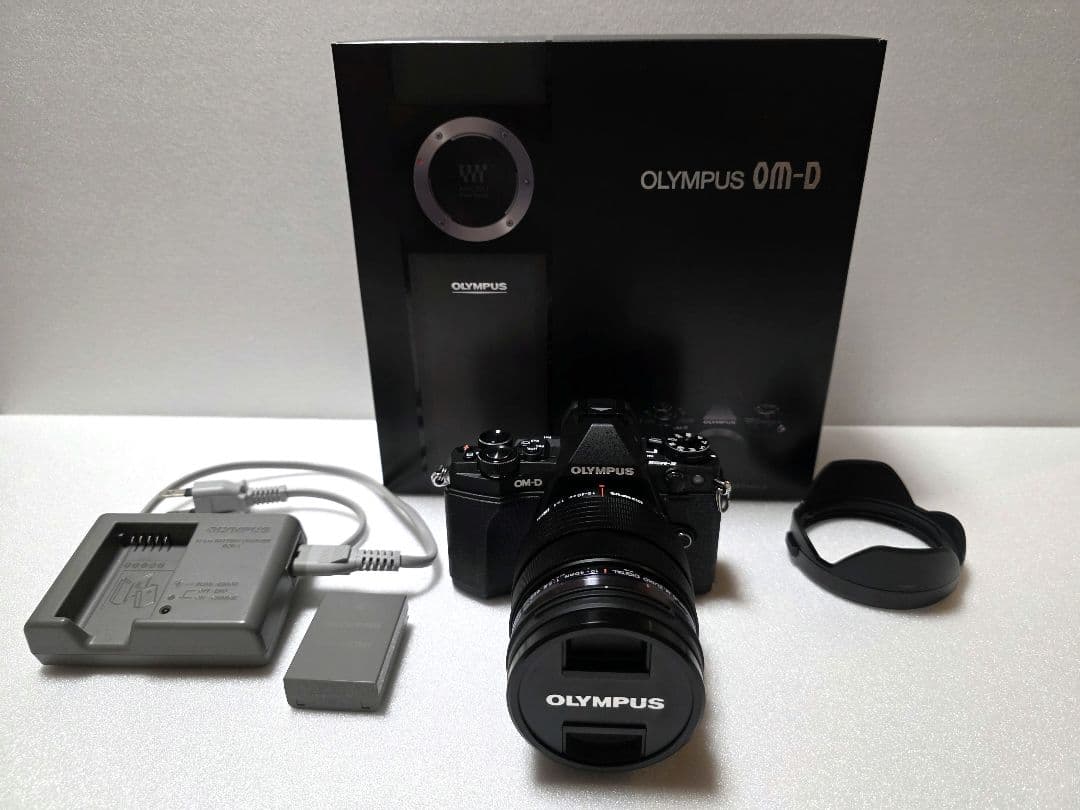 デジタルカメラ OLYMPUS OM-D E-M5 Mark II 12-40mm F2.8