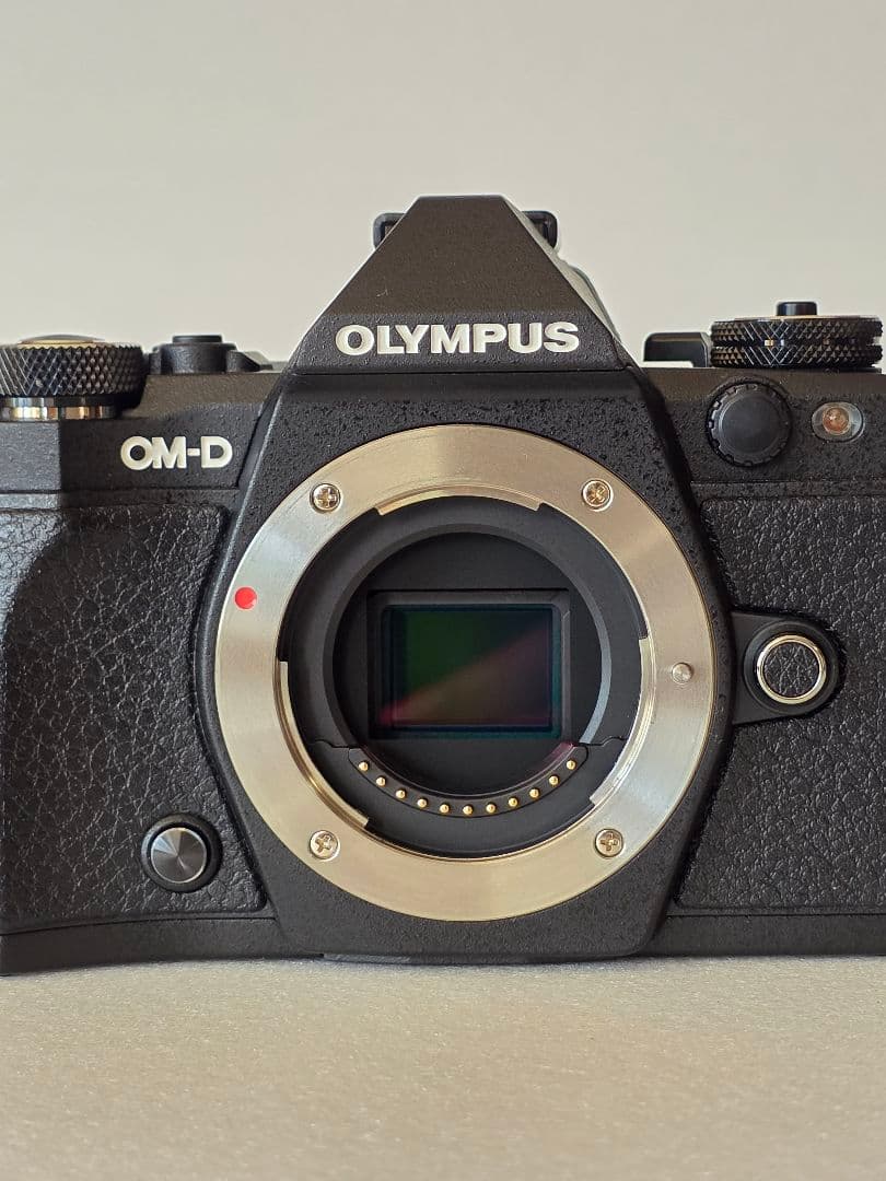 デジタルカメラ OLYMPUS OM-D E-M5 Mark II 12-40mm F2.8