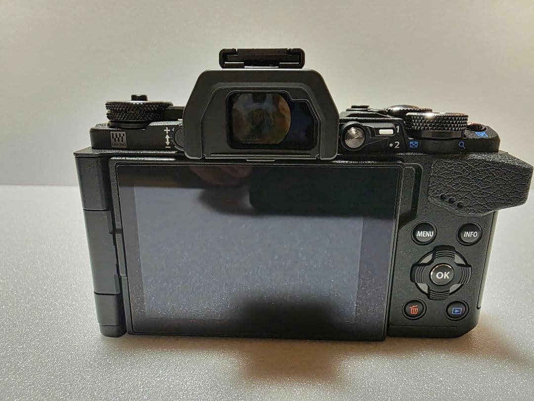 デジタルカメラ OLYMPUS OM-D E-M5 Mark II 12-40mm F2.8