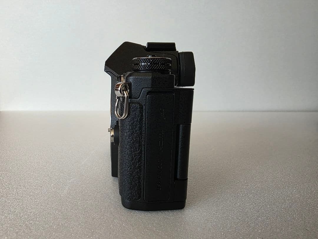 デジタルカメラ OLYMPUS OM-D E-M5 Mark II 12-40mm F2.8