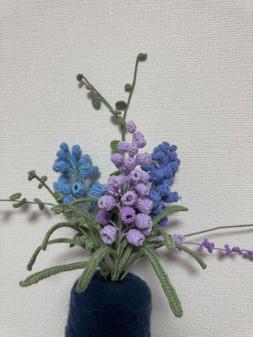 毛糸の花アレンジメント 青紫