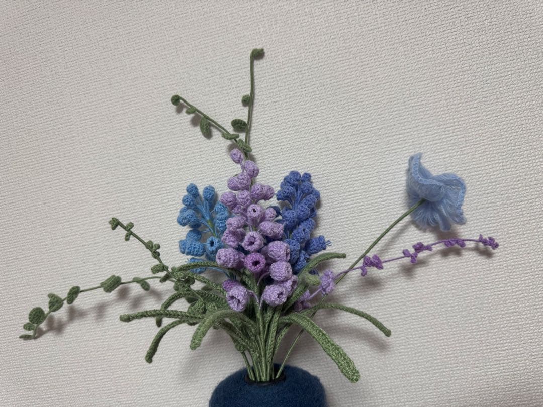 毛糸の花アレンジメント 青紫