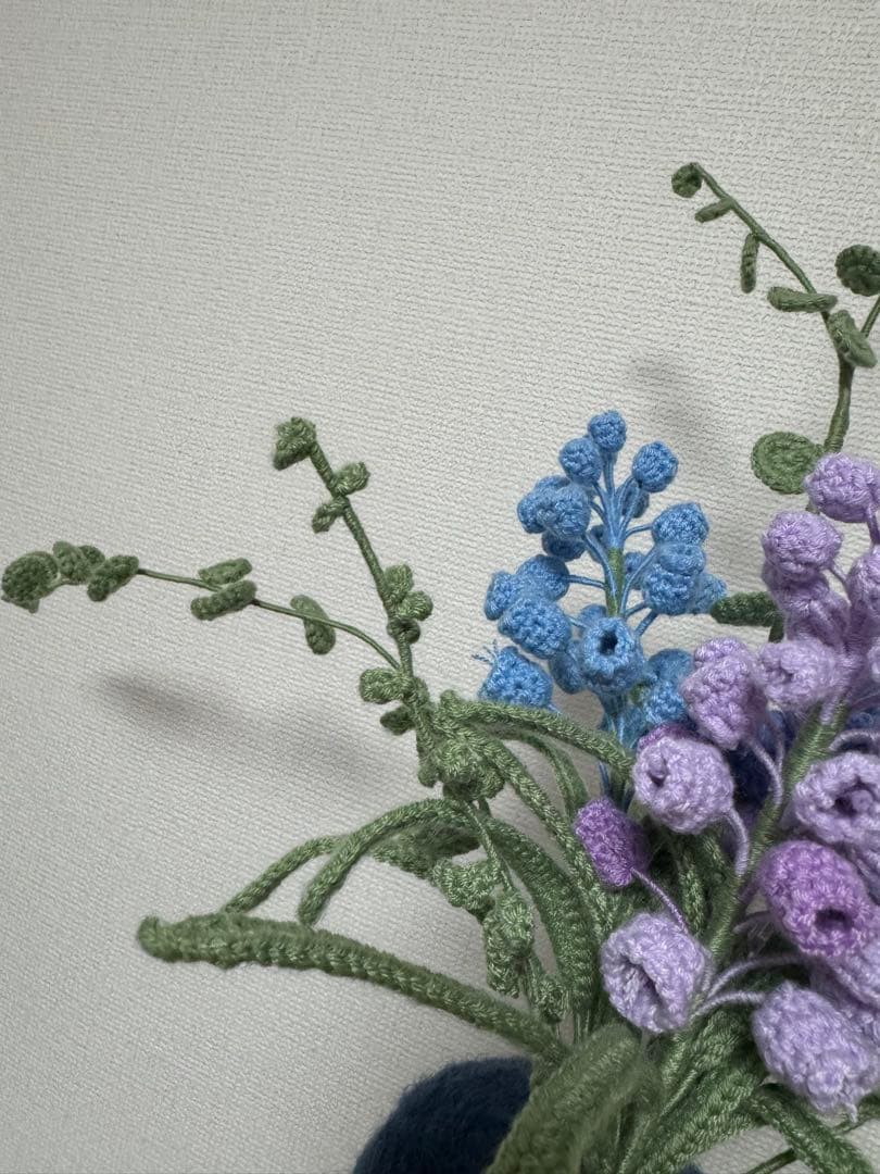 毛糸の花アレンジメント 青紫