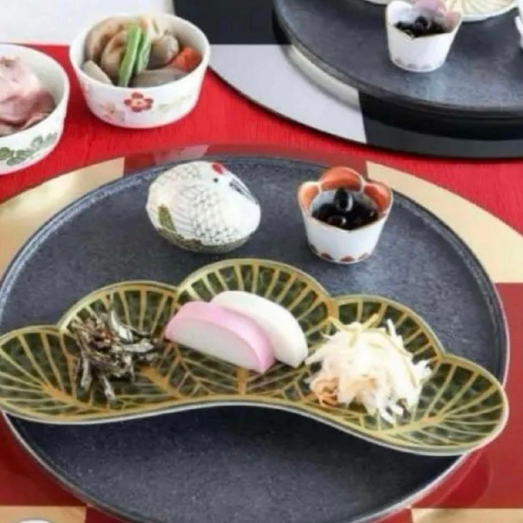 【新品】【大人気】有田焼幸楽窯 錦茶緑金松葉形前菜皿3枚セット　縁起物