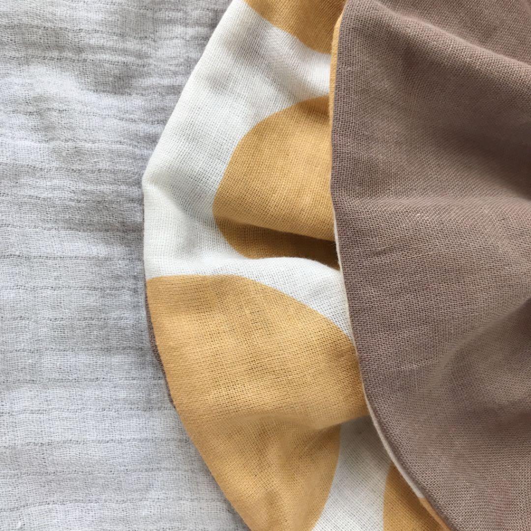 ★まるまるイエロー×モカ★ ハンドメイド　リバーシブル　スタイ