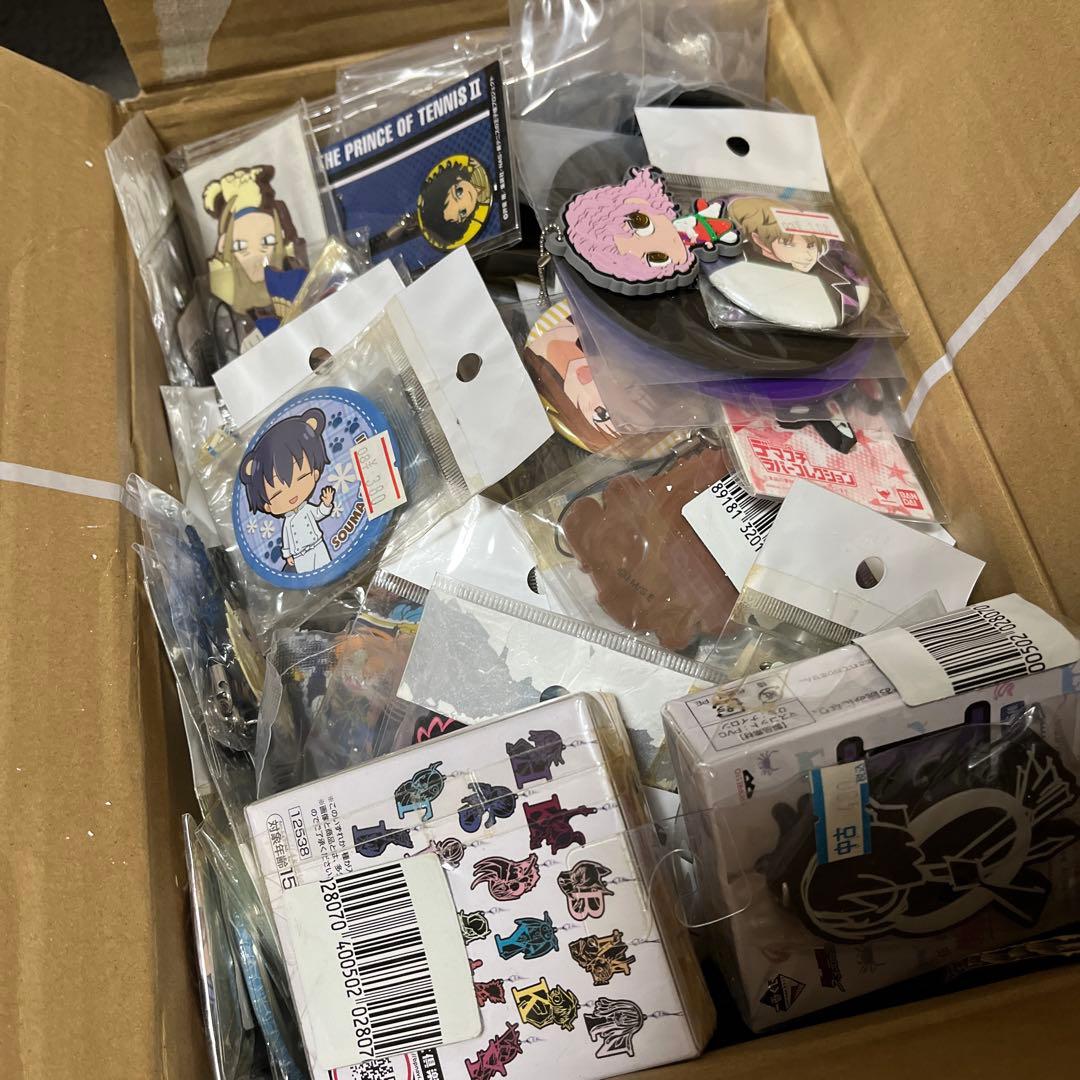 アニメ グッズ まとめ売り 大量 小物 缶バッジ キーホルダー 一番くじ