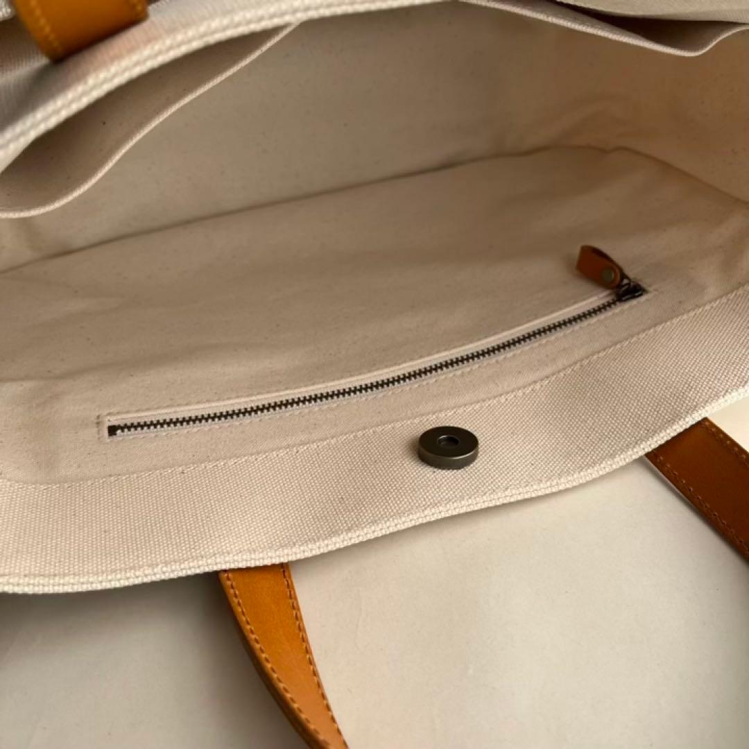 帆布トートバッグ　ラウンドフォルム本革ハンドル　キナリ　底鋲付き