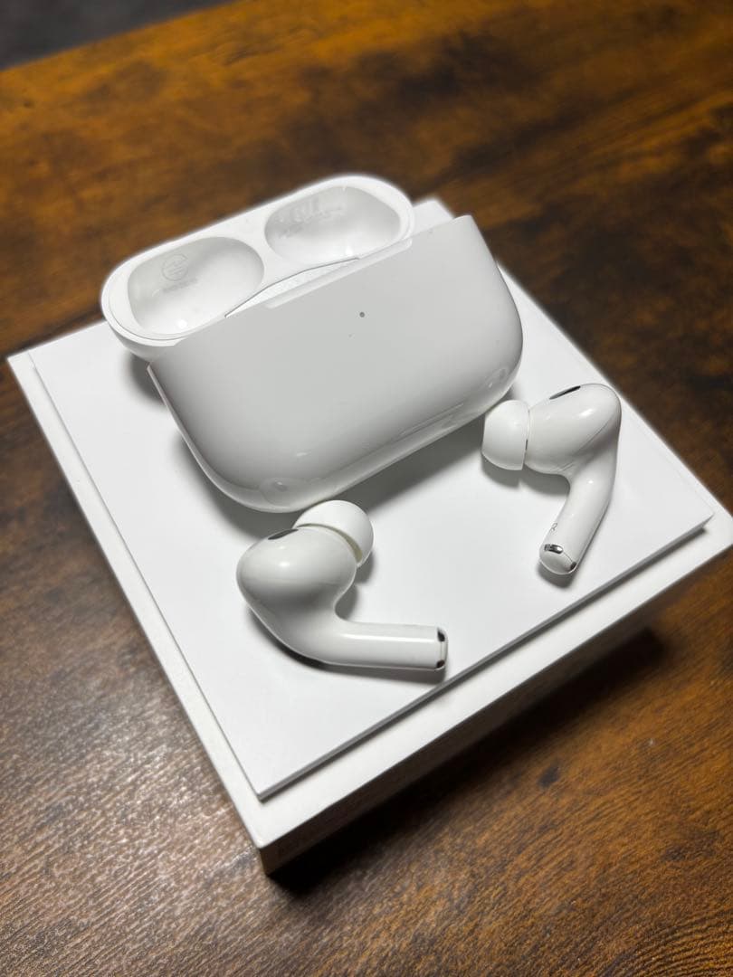 AirPods Pro（第2世代）　ワイヤレスイヤホン　中古