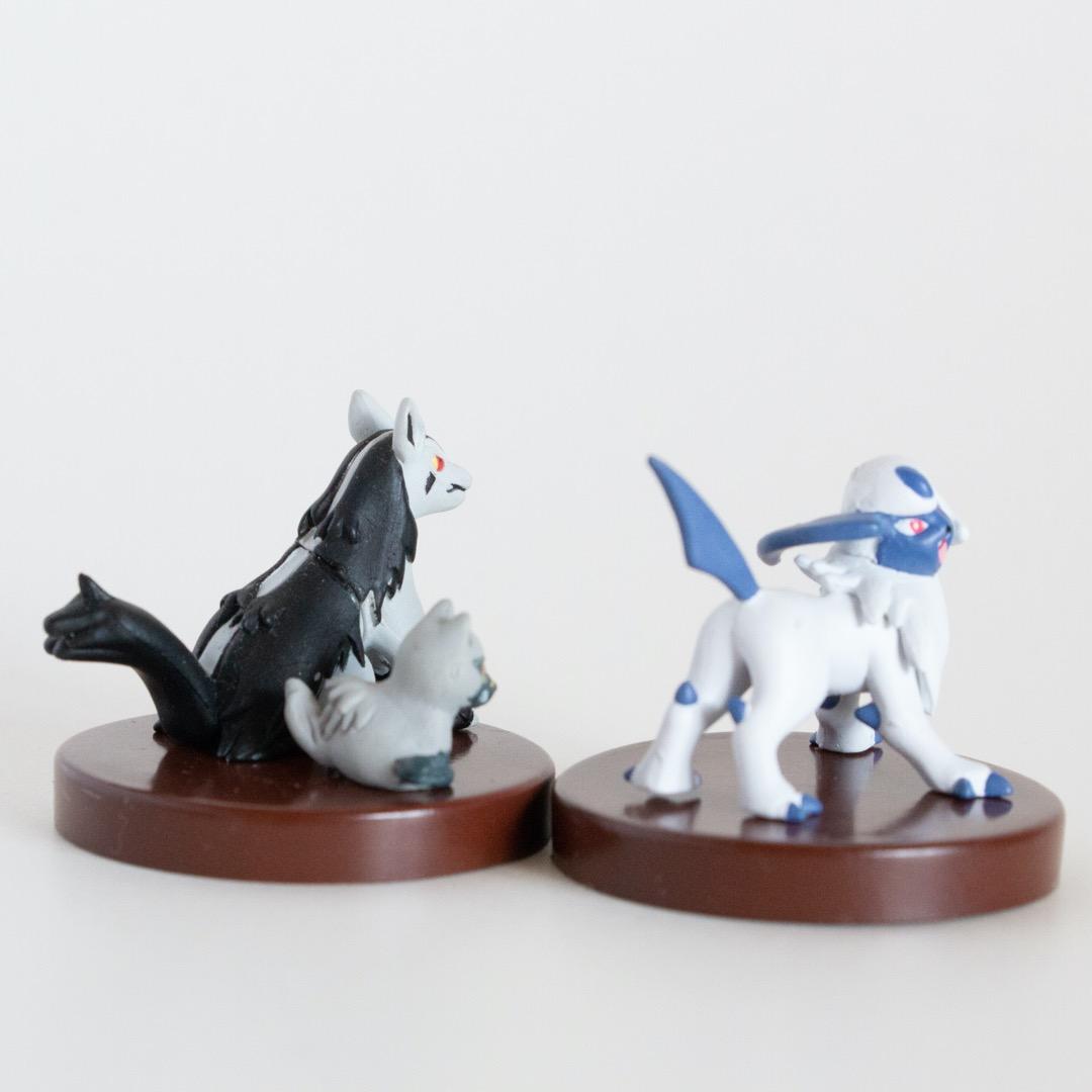 【値引き中】立体ポケモン図鑑　アブソル ポチエナ グラエナ