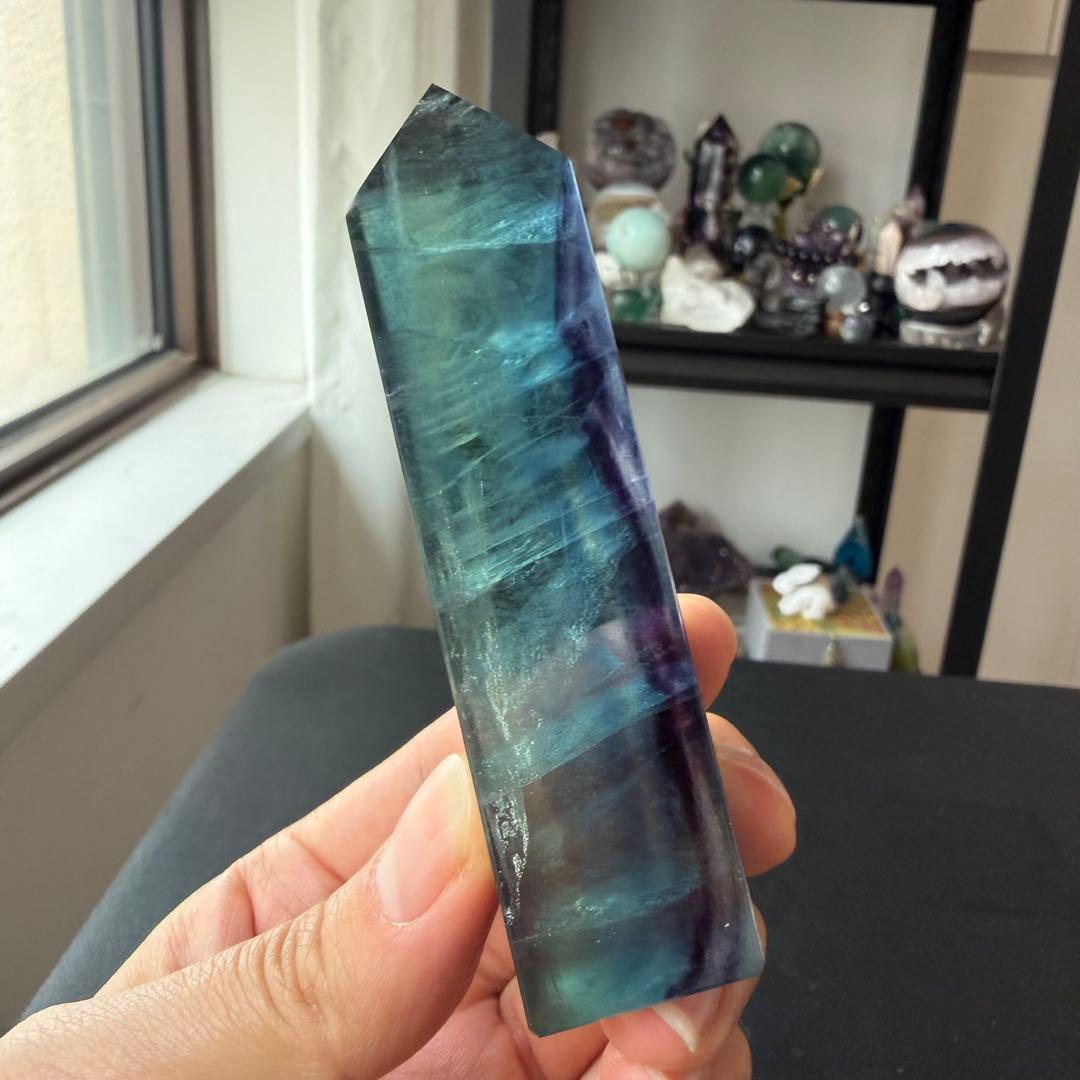 【ノブ】天然石フローライトのポイント　置物NO.030304