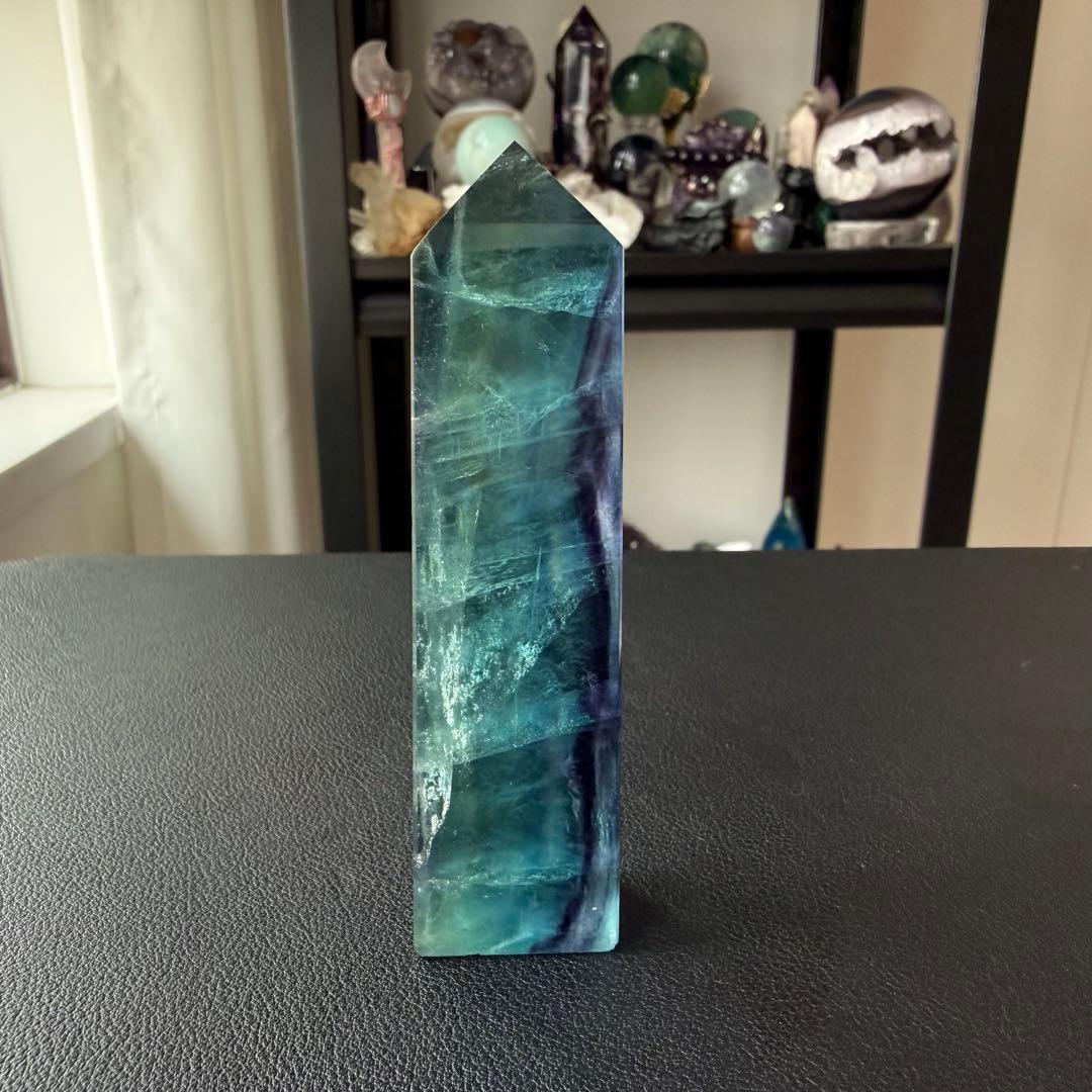 【ノブ】天然石フローライトのポイント　置物NO.030304