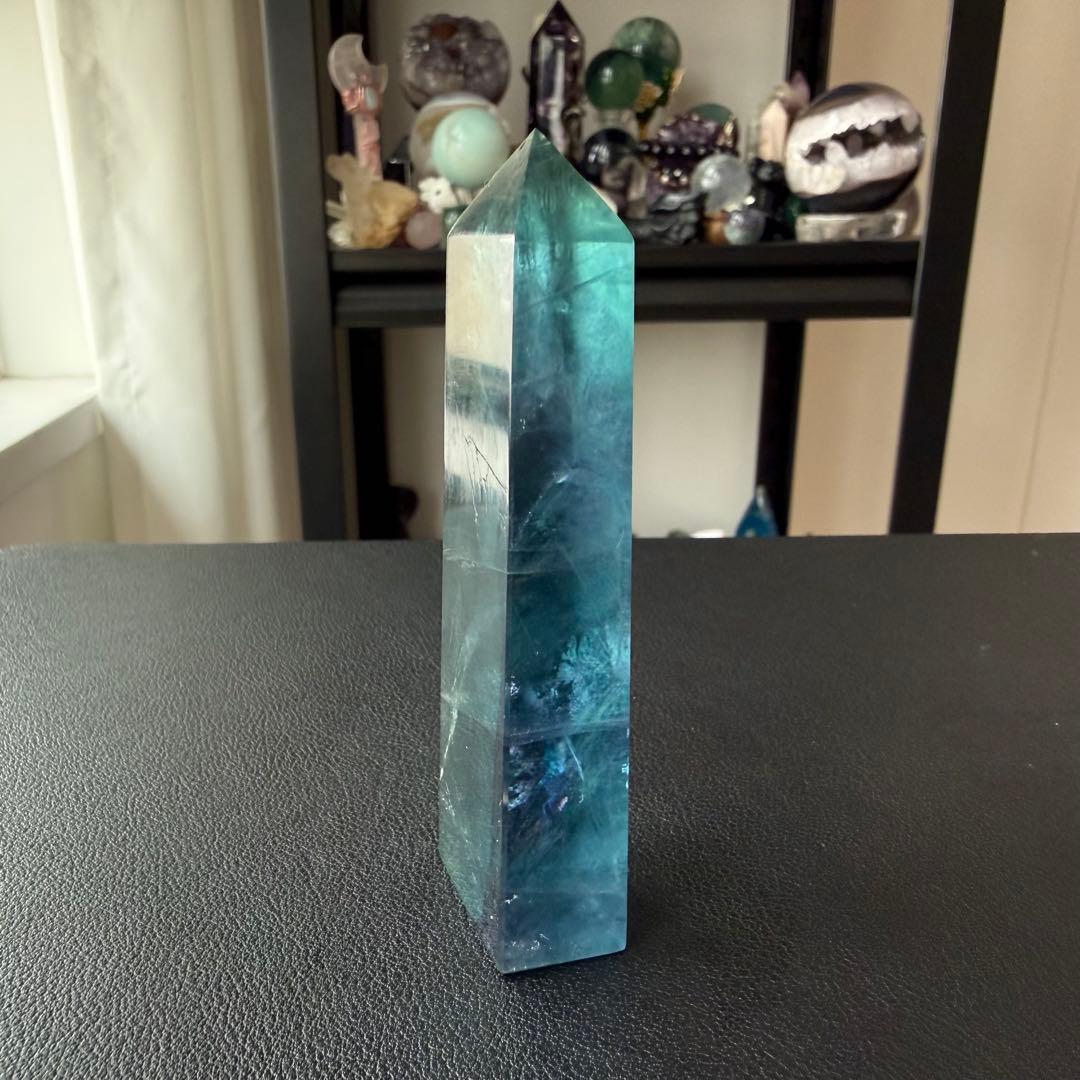 【ノブ】天然石フローライトのポイント　置物NO.030304