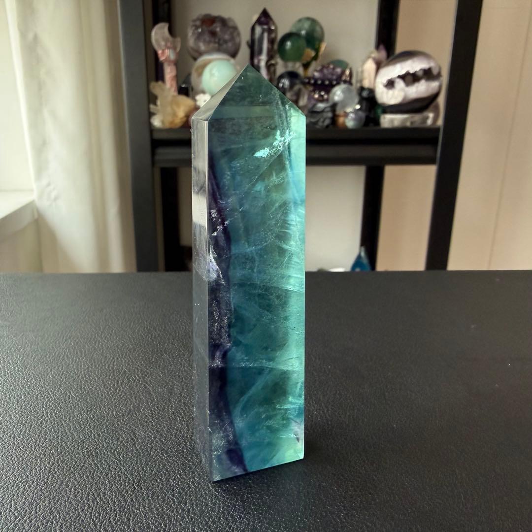 【ノブ】天然石フローライトのポイント　置物NO.030304